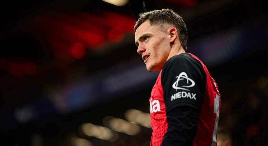 Bayer Leverkusen midfielder and Manchester City target Florian Wirtz in a stadium at night