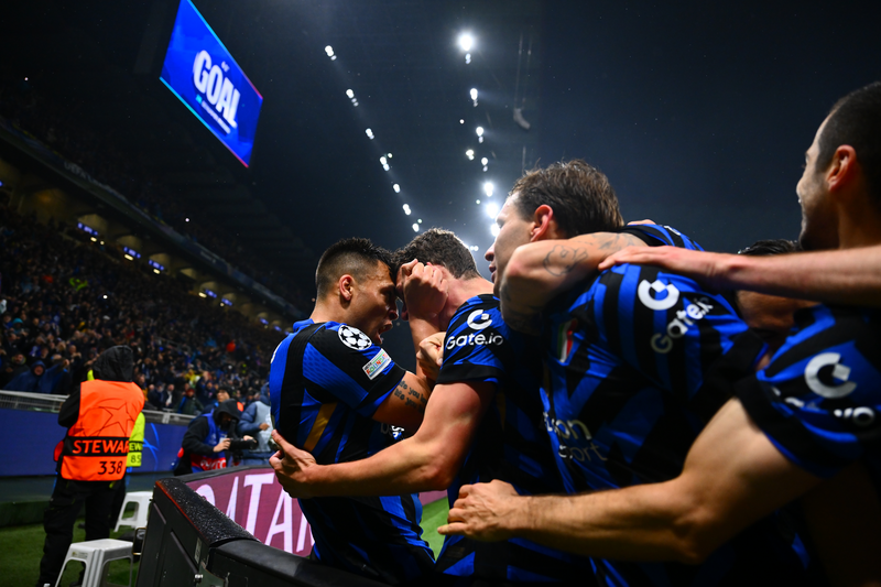 Inter Milan squad celebrating at the San Siro in the match against Bayern Munich