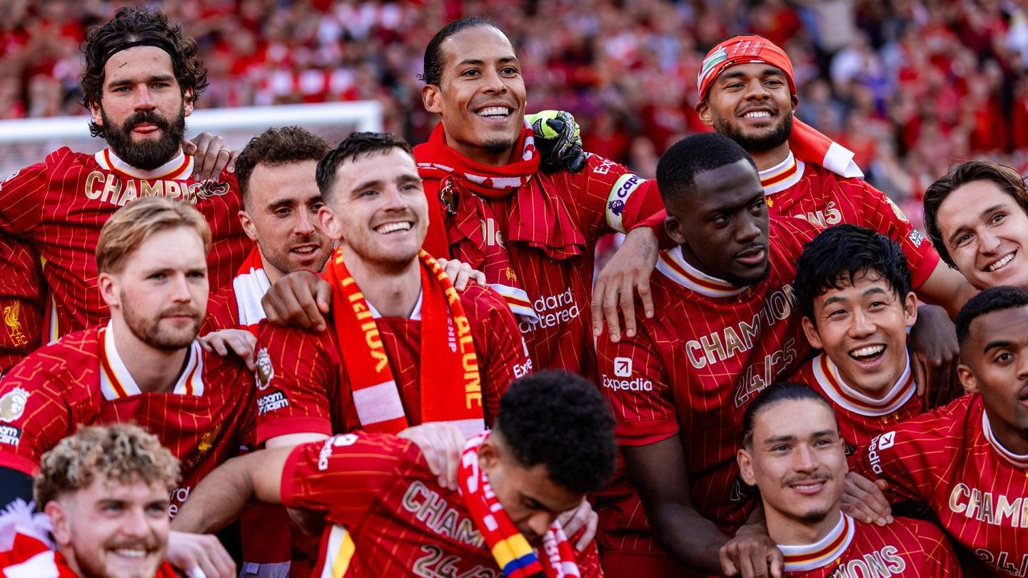 Liverpool squad celebrating title win