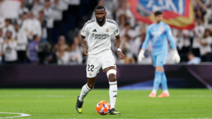 Real Madrid defender Anotnio Rudiger moving with the ball