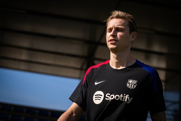 Barcelona midfielder Frenkie de Jong during training