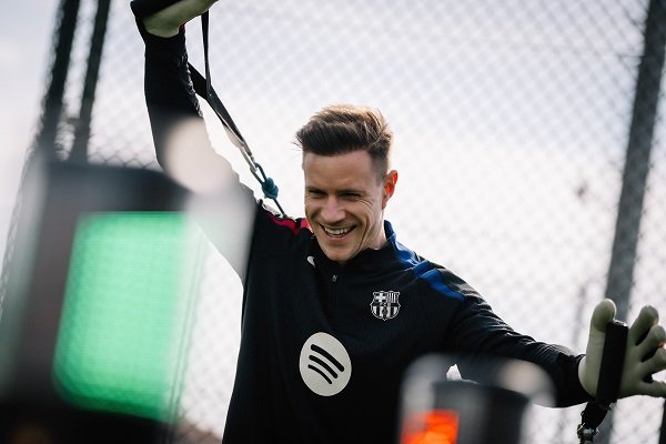 Barcelona goalkeeper Ter Stegen training at the club training ground