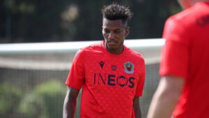 Hicham Boudaoui in a training session with Nice