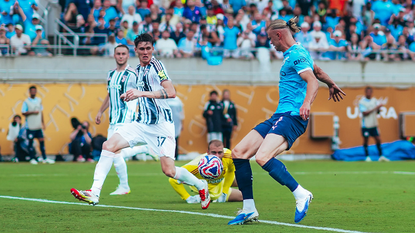 Erling Haaland about to score the third goal for Manchester City