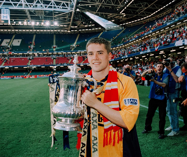 Michael Owen holding the FA cup at Wembley