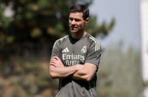 Xabi Alonso supervising his first training session as Real Madrid boss on Monday