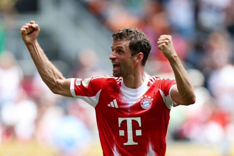 Thomas Muller Backs Bayern to Turn Tie Around Against PSG in Munich