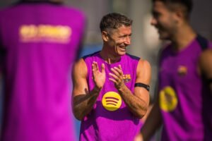 Robert Lewandowski in a training session with Barcelona