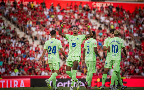 Raphinha celebrating his goal for Barcelona against Real Mallorca in La Liga