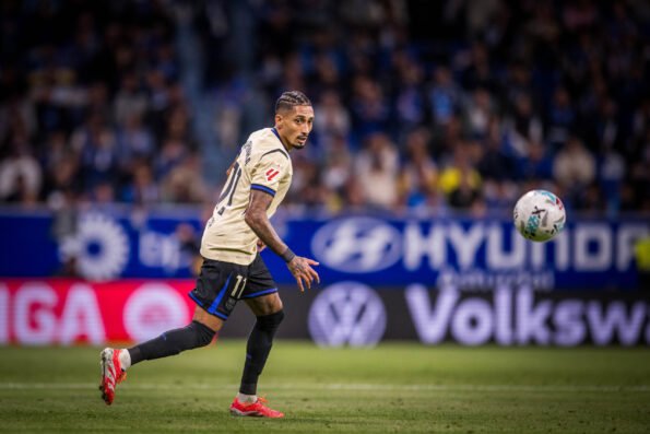 Raphinha on the ball for Barcelona in a La Liga game
