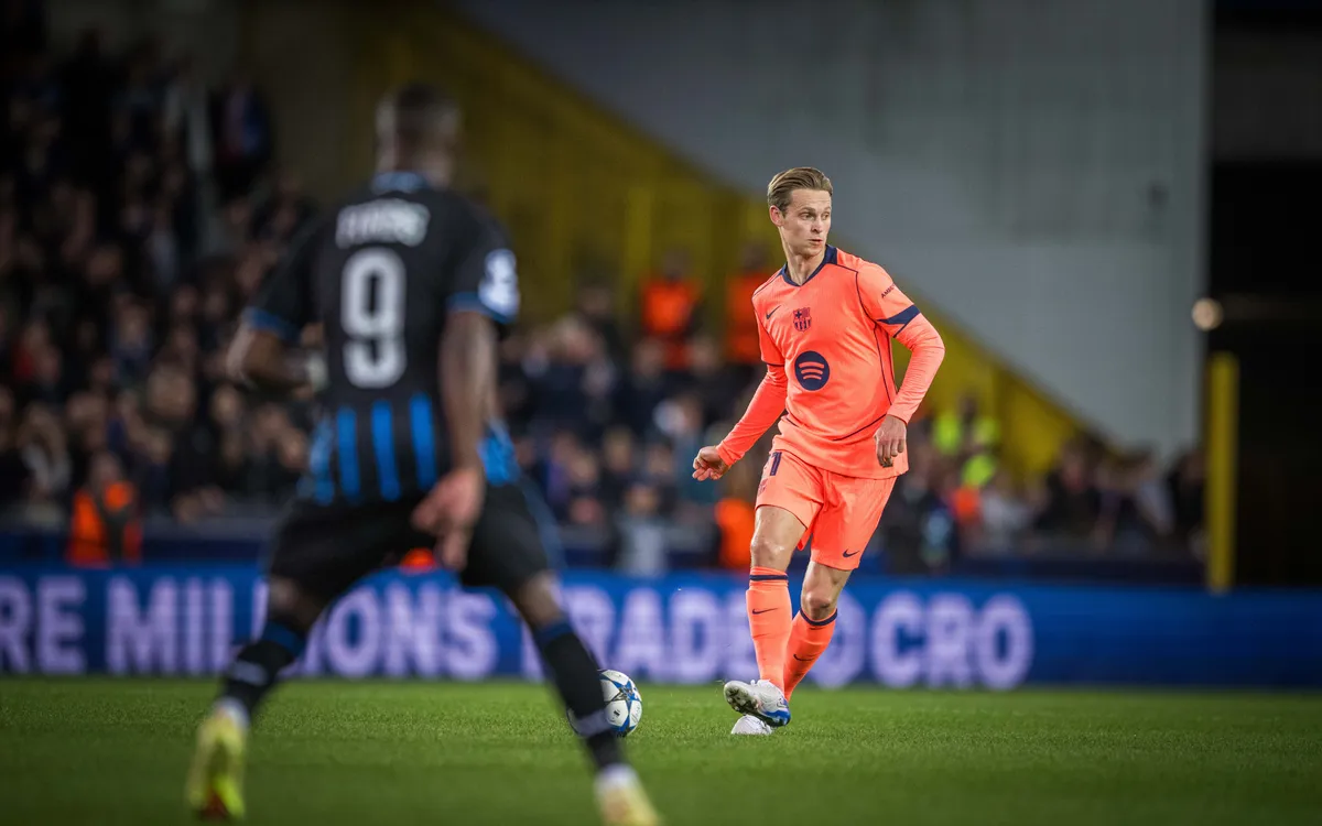 Barcelona midfielder Frenkie de Jong in action against Club Brugge