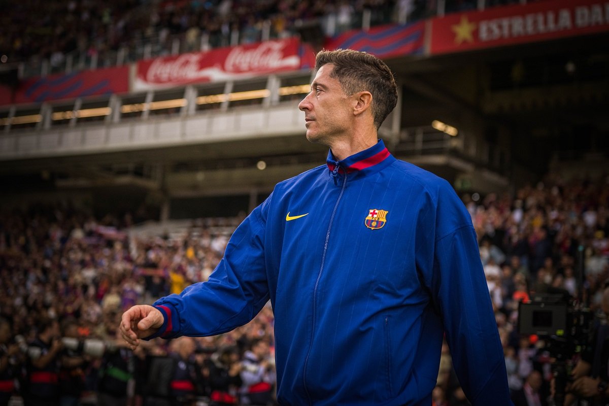 Robert Lewandowski stepping out of the tunnel in Barcelona colours