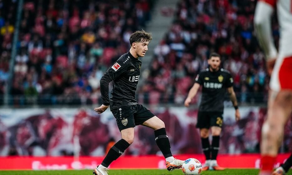 Angelo Stiller in action for Stuttgart