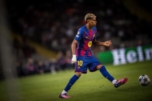 Lamine Yamal in action for Barcelona