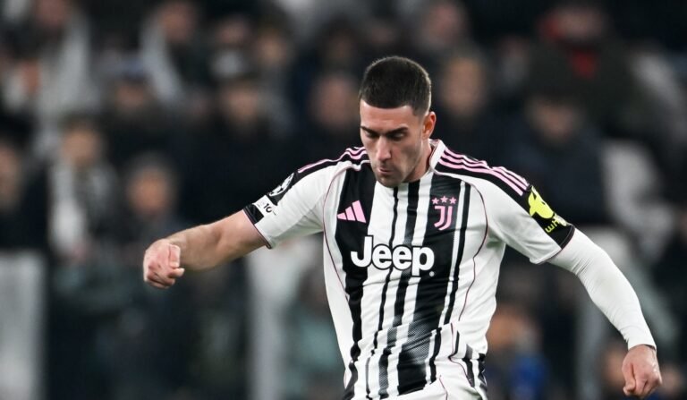 Could Vlahovic Commit His Future to Juventus?