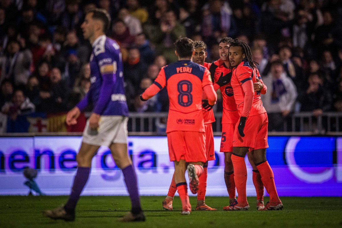 Barcelona players celebrating goal against Guadalajara