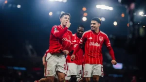 Nottingham Forest players celebrating goal