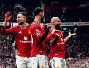 Manchester United Beat Ten-Man Tottenham to Make It Four Out of Four Under Carrick