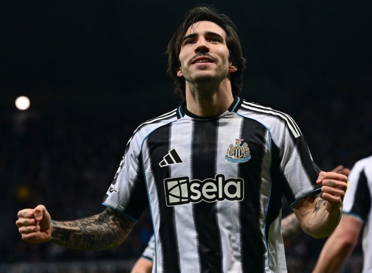 Newcastle Breeze into Last 16 as Qarabağ Exit with Unwanted Record