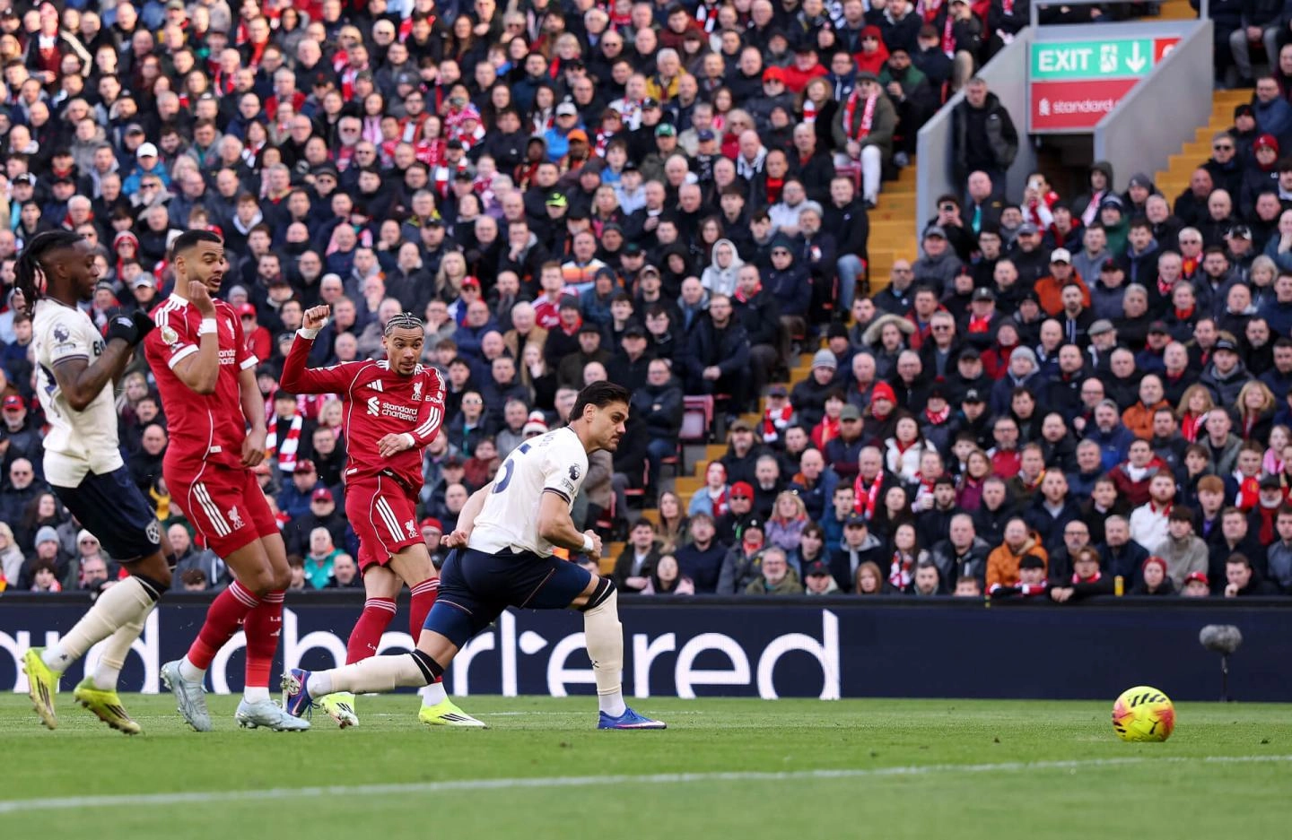 Hugo Ekitike scoring a goal for Liverpool against West Ham