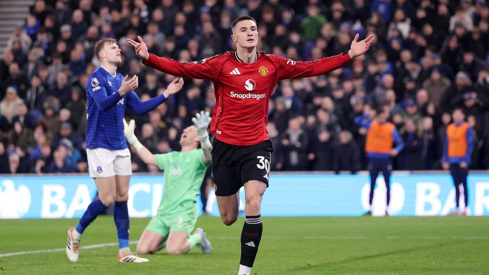 Benjamin Sesko celebrating goal for Manchester United against Everton