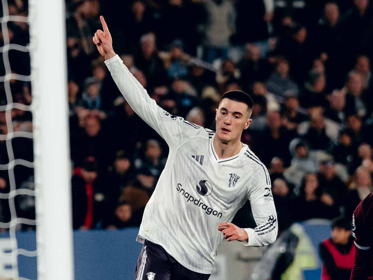 Benjamin Sesko celebrating goal for Manchester United