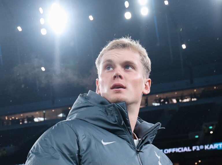 Kinský Vows to Bounce Back After Tough UCL Debut Against Atlético Madrid