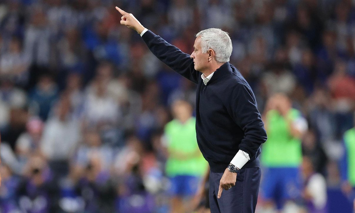 Jose Mourinho urging his Benfica team on at the sidelines