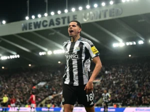 Osula Scores Late as Ten-Man Newcastle Inflict First Manchester United Defeat on Carrick