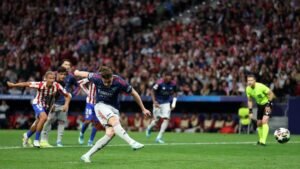 Viktor Gyokeres taking a penalty in Arsenal match against Atletico Madrid