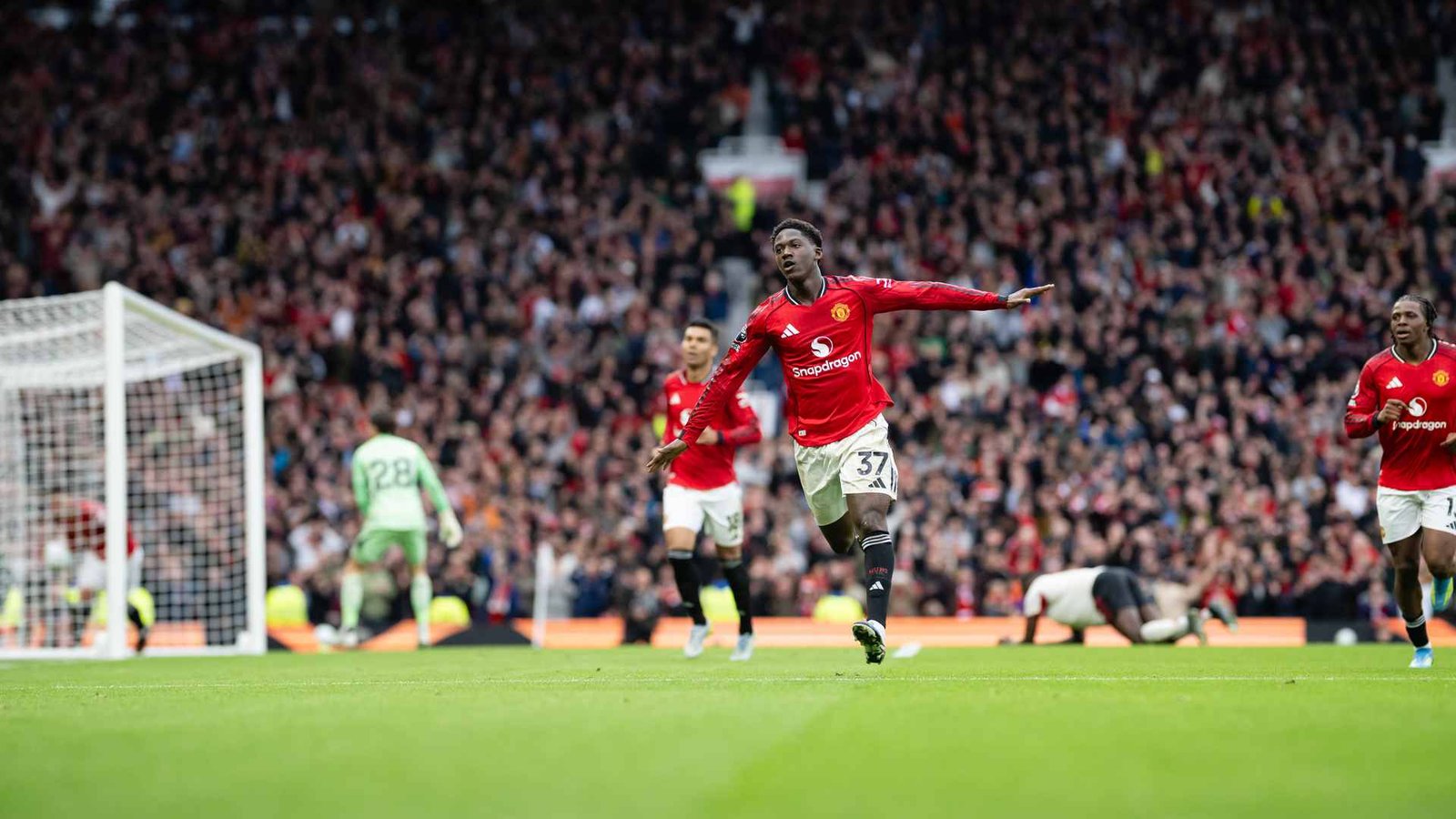 Kobbie Mainoo celebrating goal for Manchester United