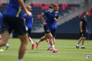 Edin Dzeko running during training with the Bosnia team ahead of the 2026 World Cup