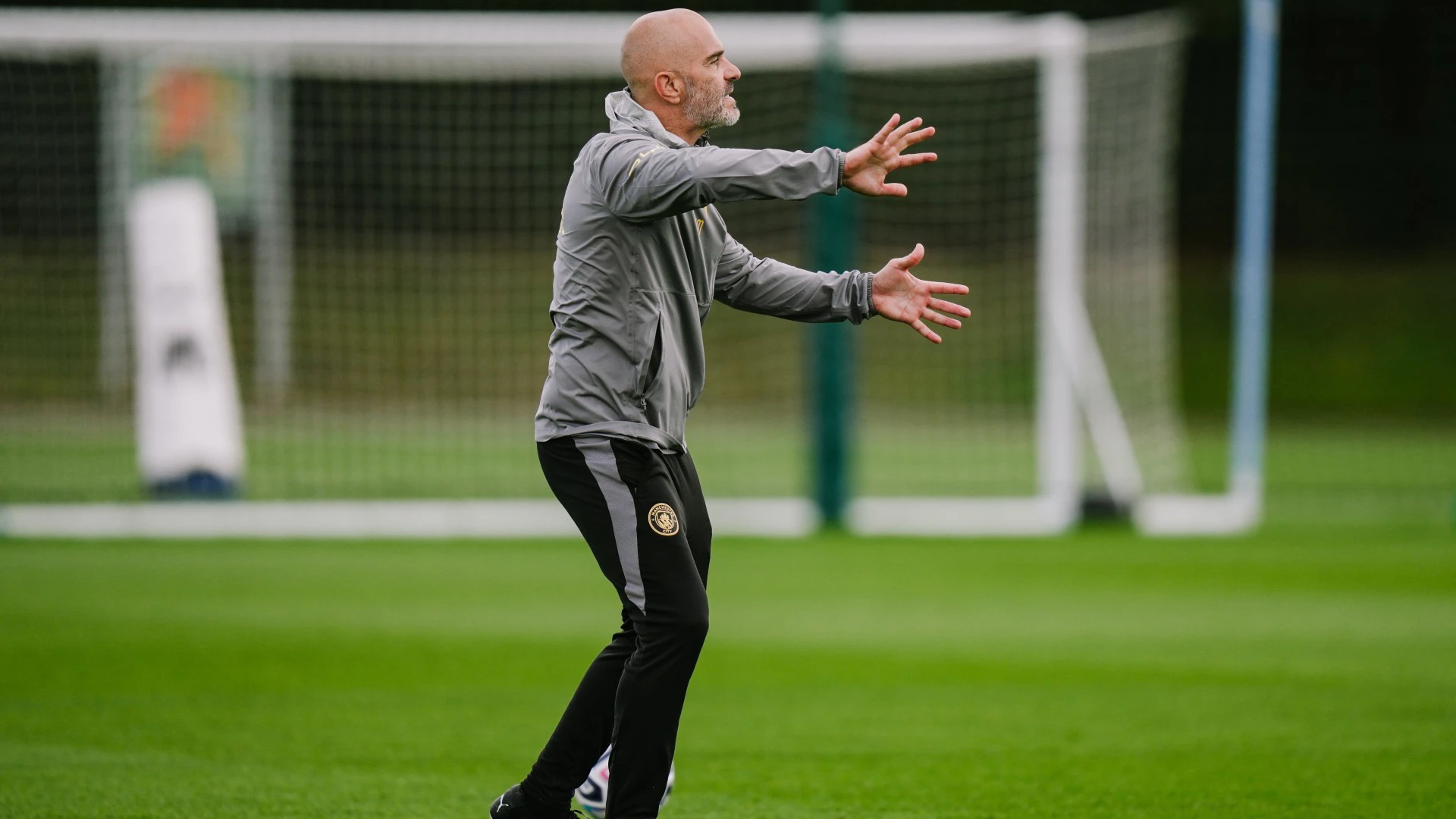 Manchester City coach Enzo Maresca directing a team training