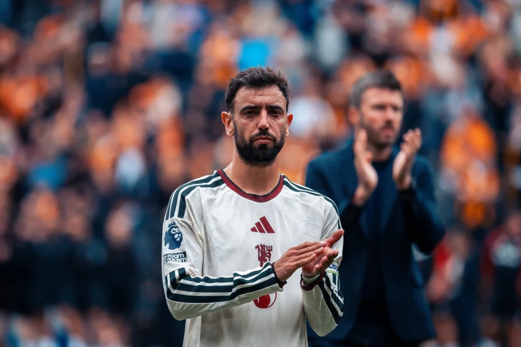 Bruno Fernandes acknowledging fans after Manchester United lost to Hull City