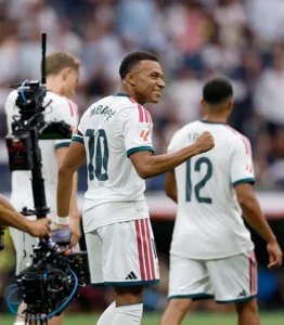 Mourinho Hits Back at Mbappe Critics and Confirms Forward Fit for Villarreal Start
