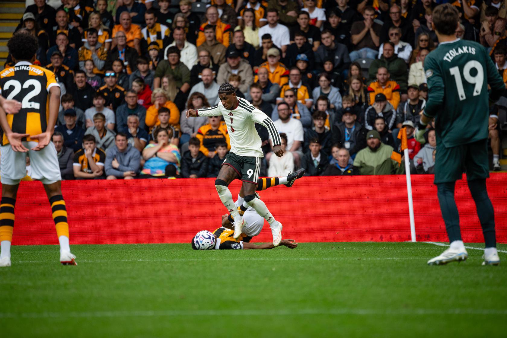 Marcus Rashford on the ball for Manchester United