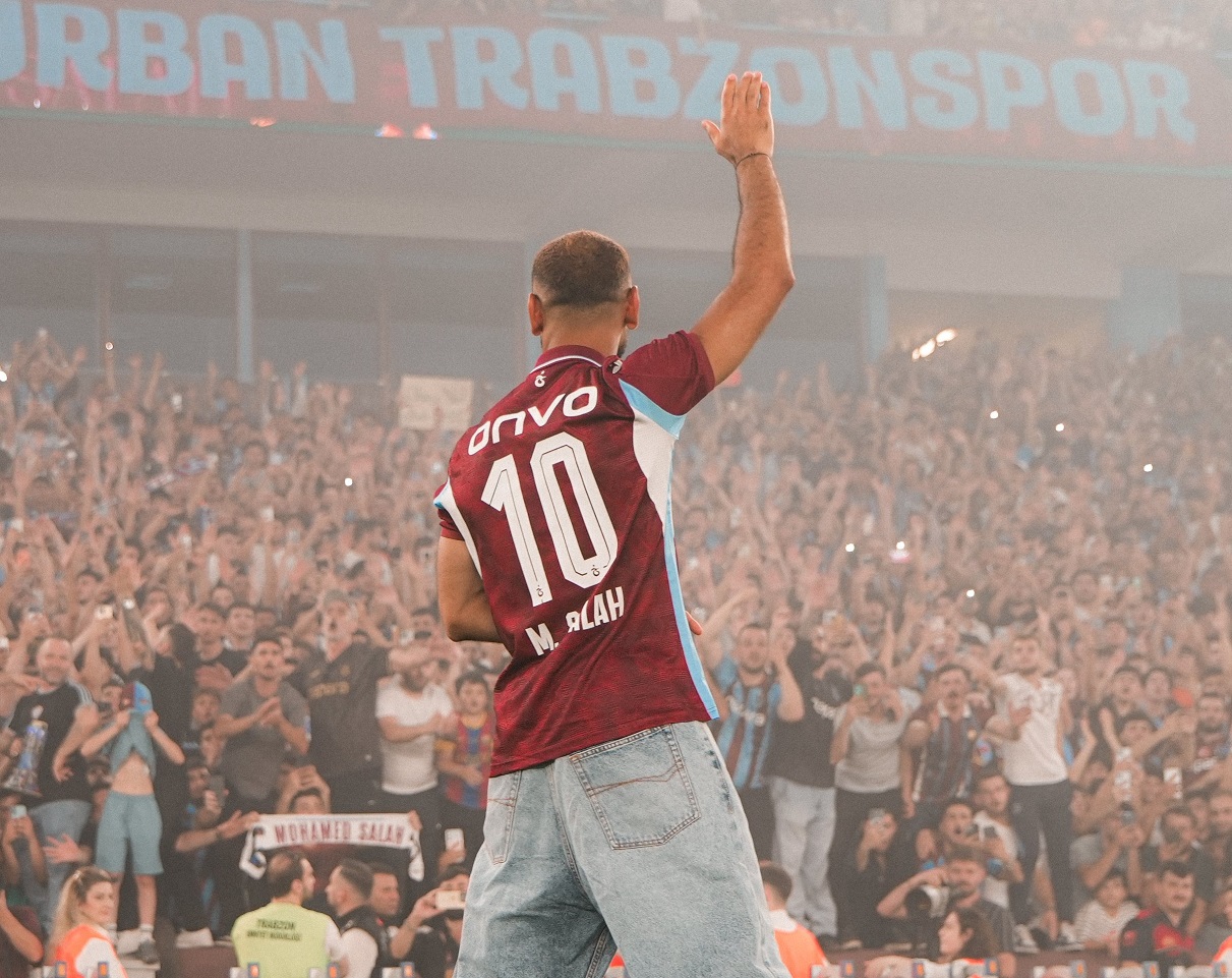 Mohamed Salah waving to fans at Trabzonspor stadium