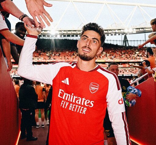 Kai Havertz acknowledging Arsenal fans in the tunnel