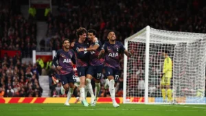 Solanke Rescues Tottenham with Late Equaliser Against Manchester United