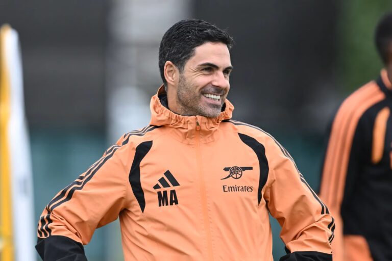 Mikel Arteta supervising Arsenal training