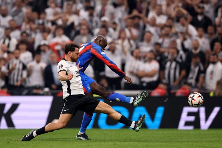 Jean-Phillipe Mateta scoring for Crystal Palace