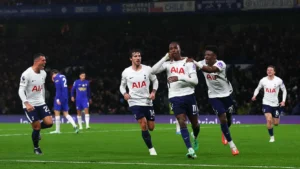 Tel’s late strike seals Tottenham win over 10-man Chelsea